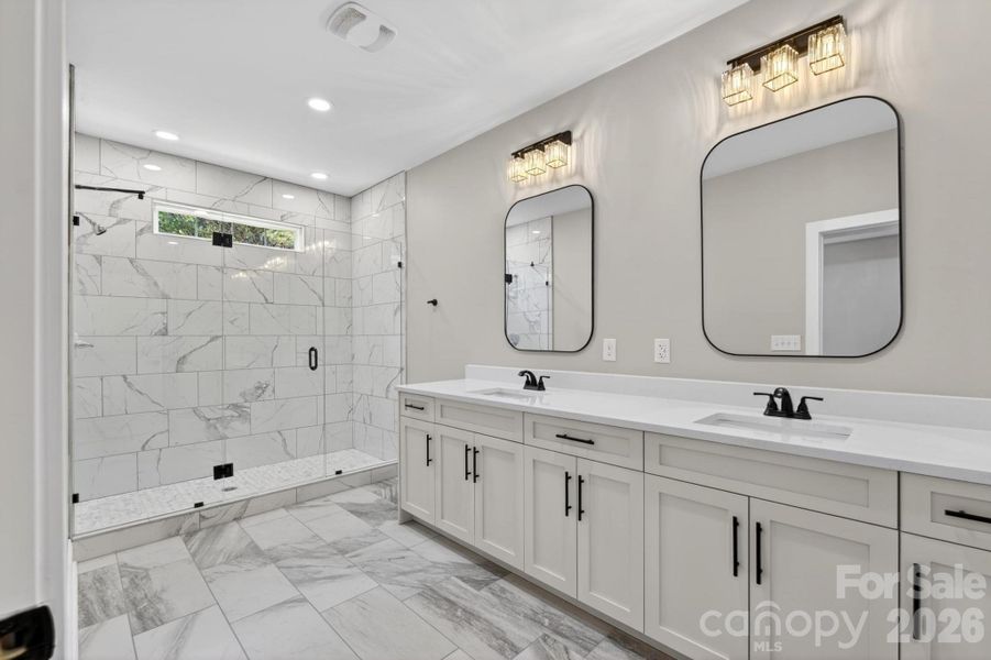 Furnished interior view inside a new home in , Lenoir (Image 16).