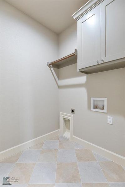 Spacious, unfurnished interior of a new home in , Tuscola (Image 21).