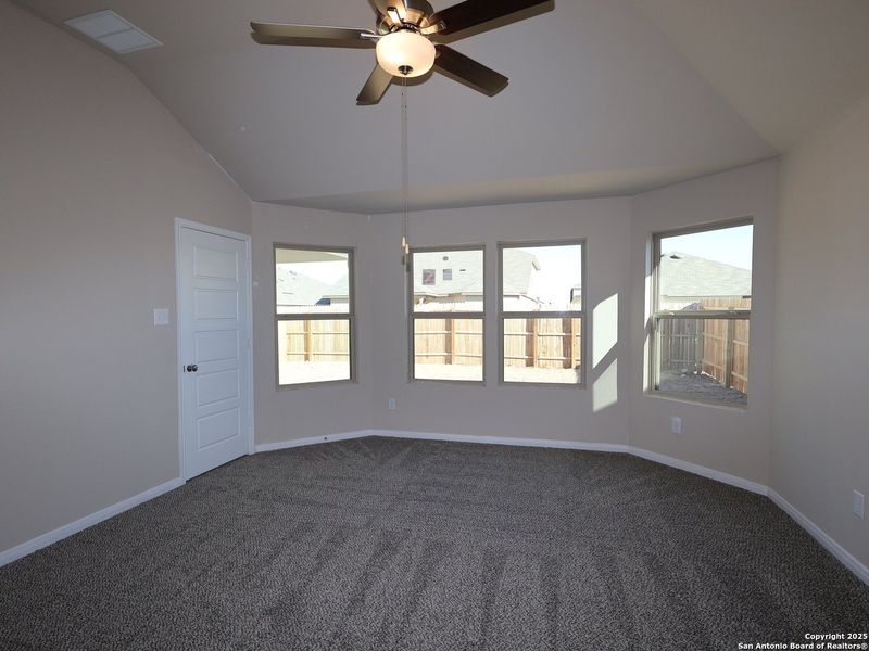 Spacious, unfurnished interior of a new home in Winding Brook, San Antonio (Image 20).