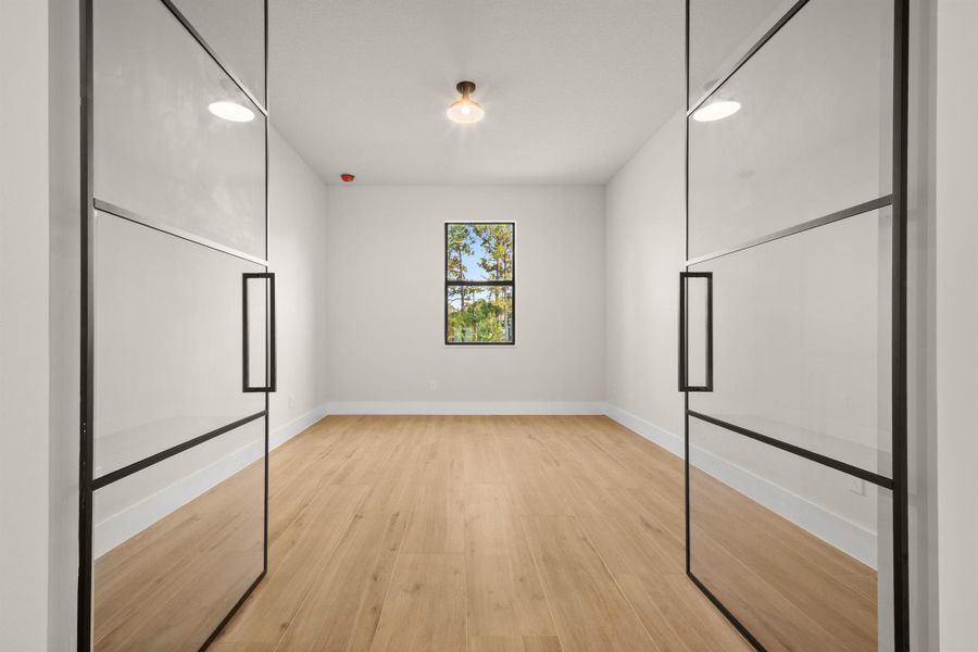 Spacious, unfurnished interior of a new home in , Port St. Lucie (Image 22).