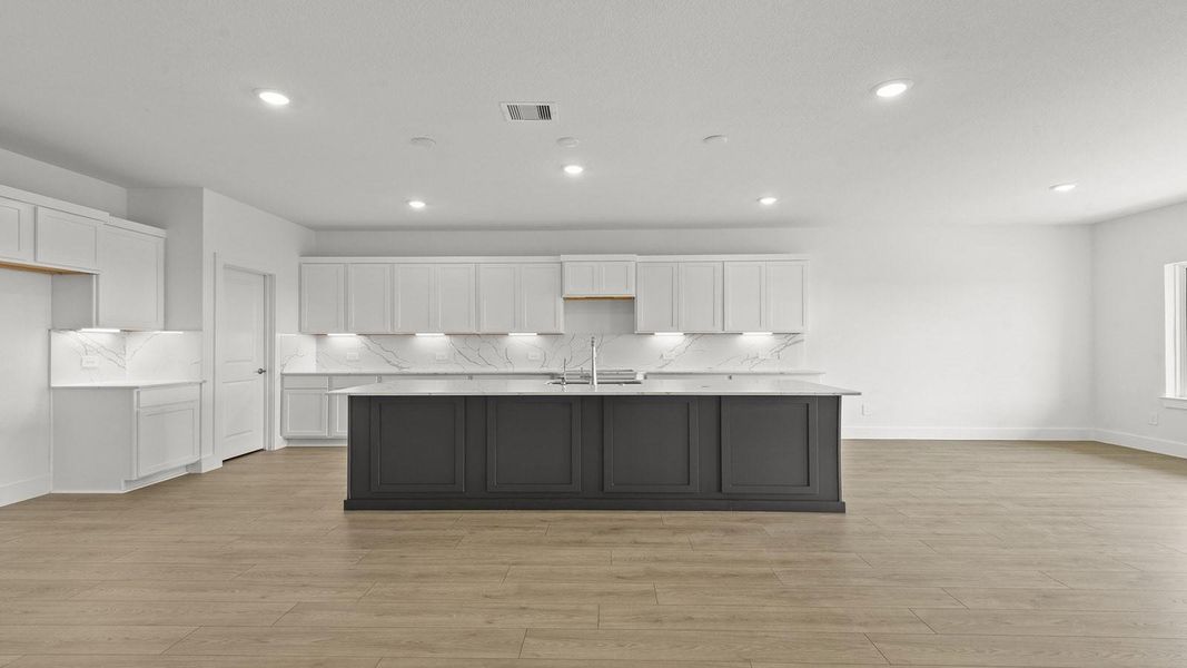 Furnished interior view inside a new home in Riverside Estates, Mont Belvieu (Image 12).