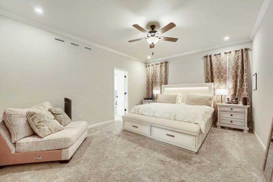 Furnished interior view inside a new home in Pine Mountain Park, Kennesaw (Image 13).