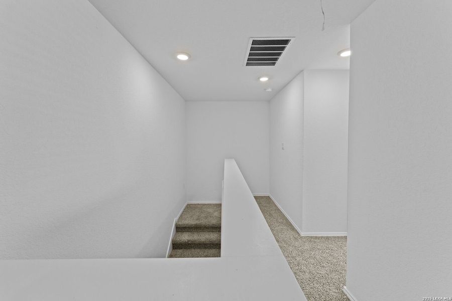 Spacious, unfurnished interior of a new home in Avenida, Converse (Image 16).