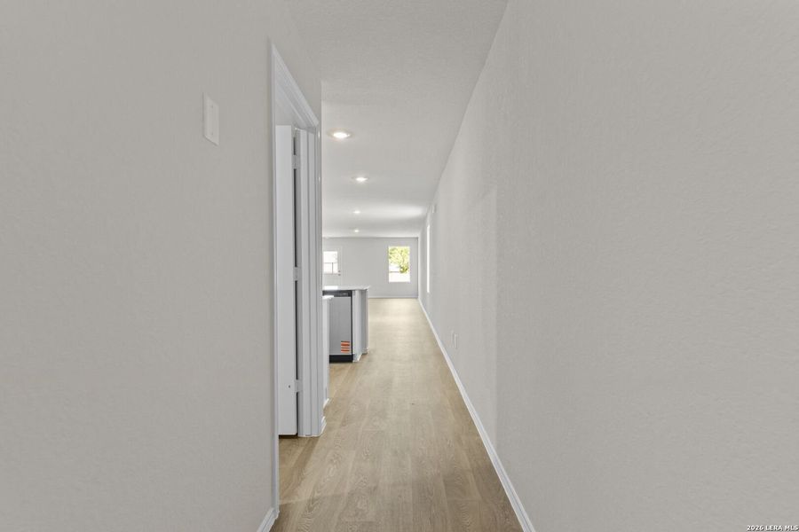 Spacious, unfurnished interior of a new home in Spring Valley, New Braunfels (Image 20).