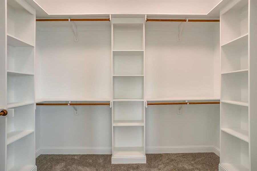 Spacious, unfurnished interior of a new home in , Grandview (Image 36).