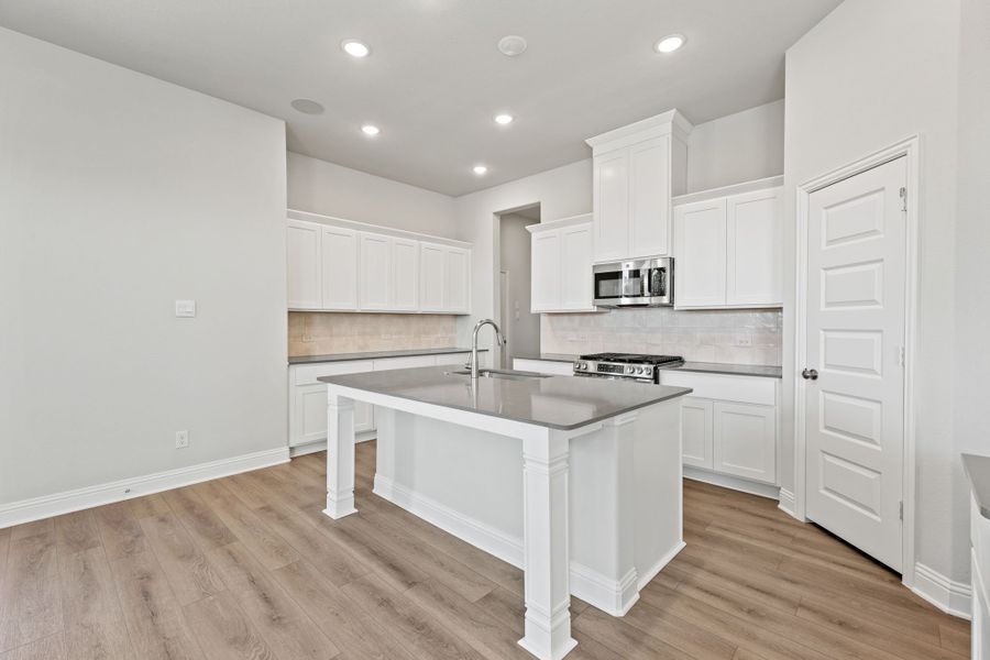 Representative furnished interior of a home built from the Janie by Cambridge Homes in Lake Park, Rowlett (Image 10).