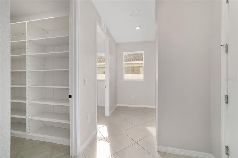 Spacious, unfurnished interior of a new home in Calesa Township, Ocala (Image 73).