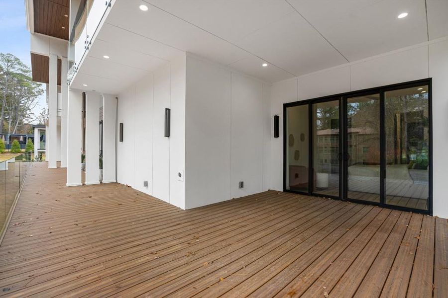 Exterior details and patio area of a home in , Decatur (Image 3).