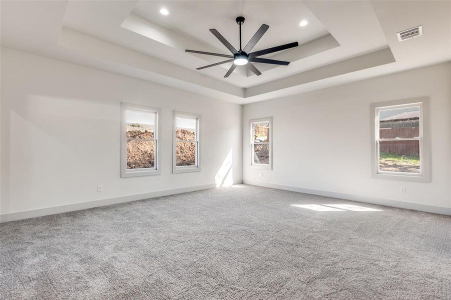 Spacious, unfurnished interior of a new home in , Dallas (Image 17).