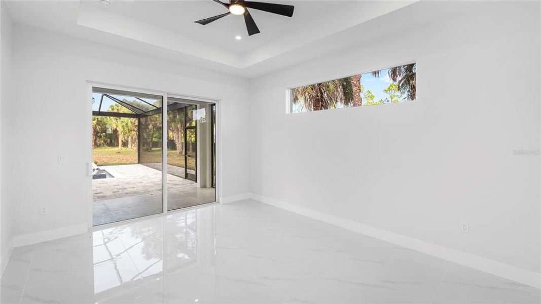 Spacious, unfurnished interior of a new home in , Naples (Image 30).