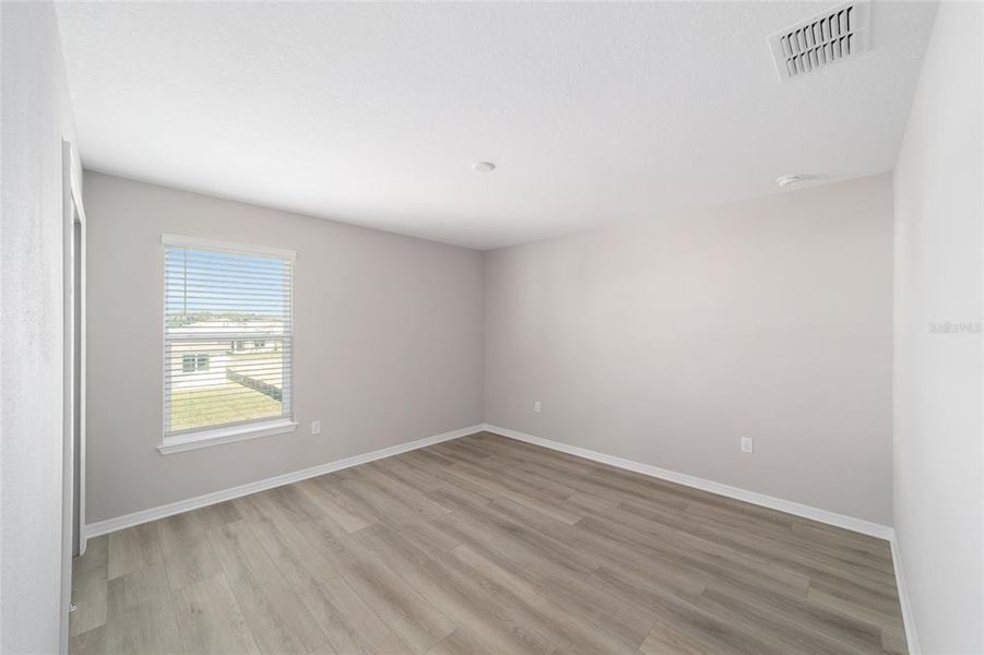 Spacious, unfurnished interior of a new home in Calesa Township, Ocala (Image 16).