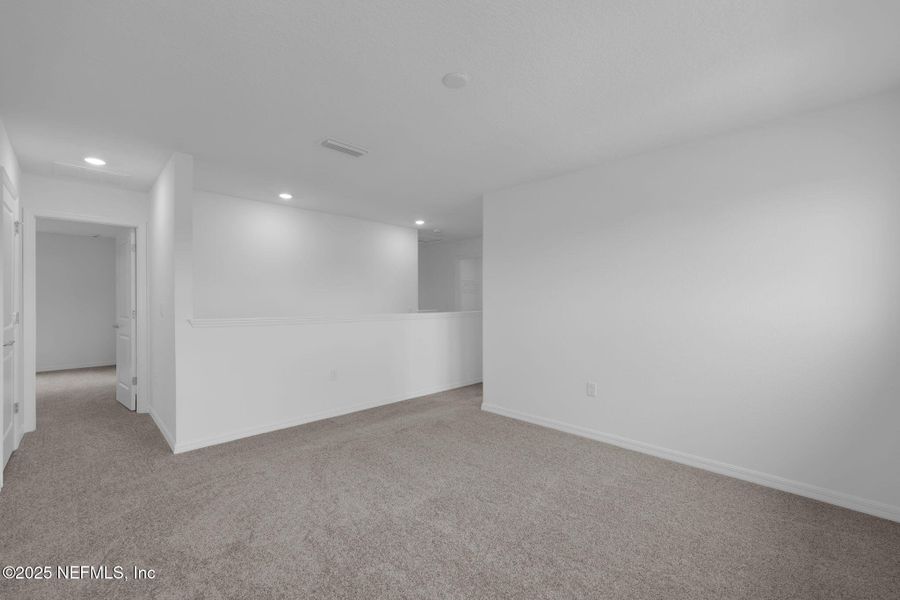 Spacious, unfurnished interior of a new home in Hyland Trail, Green Cove Springs (Image 30).