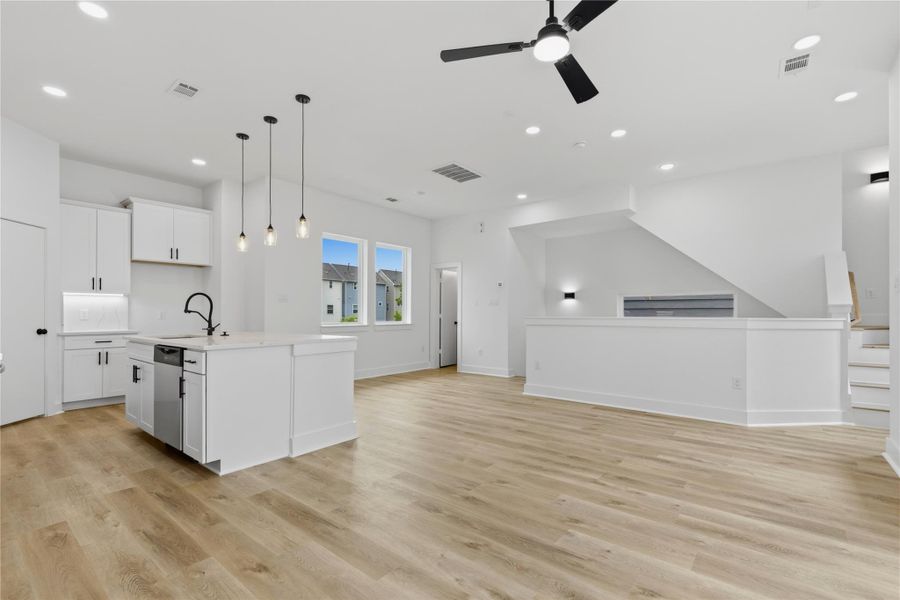 Spacious, unfurnished interior of a new home in , Houston (Image 17).