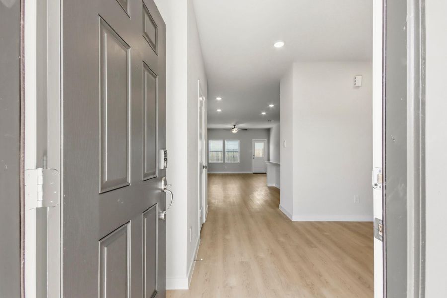 Spacious, unfurnished interior of a new home in Crockett Meadows, Conroe (Image 10). Spacious, unfurnished interior of a new home in Crockett Meadows, Conroe (Image 10).