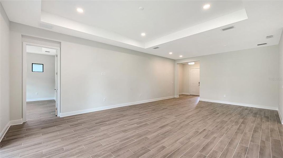 Spacious, unfurnished interior of a new home in Vistera of Venice, Nokomis (Image 23).