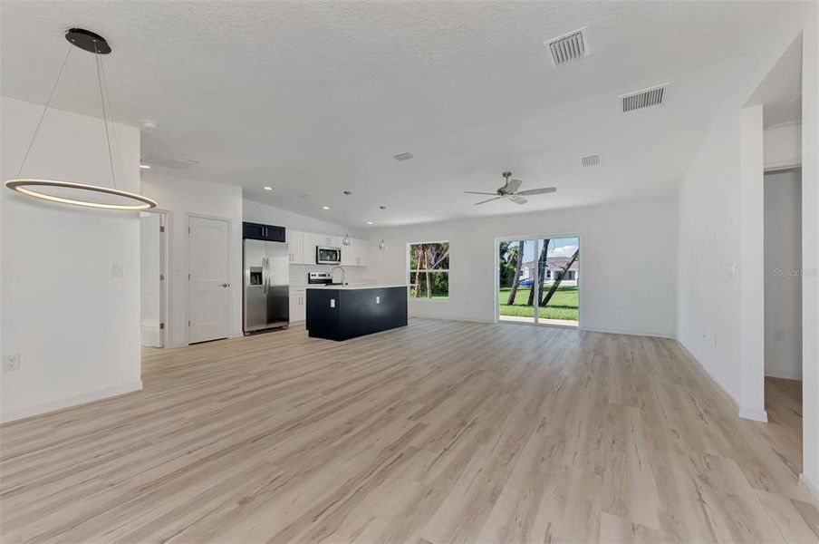 Spacious, unfurnished interior of a new home in , North Port (Image 14).