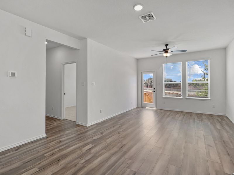 Spacious, unfurnished interior of a new home in Meadows at Oak Creek, San Antonio (Image 18).