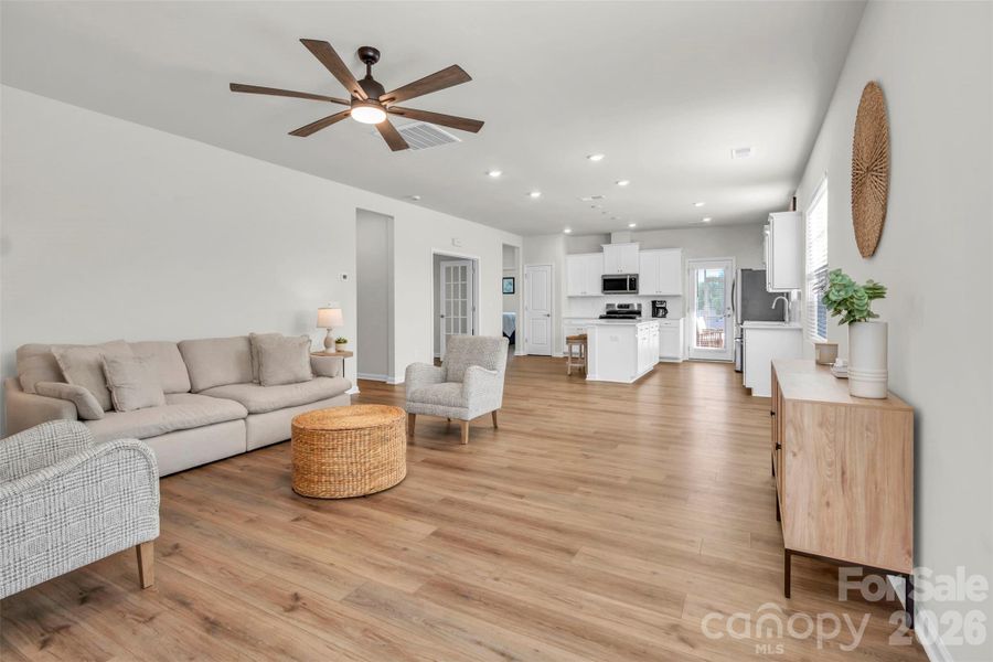 Furnished interior view inside a new home in Elizabeth, Fort Mill (Image 5).