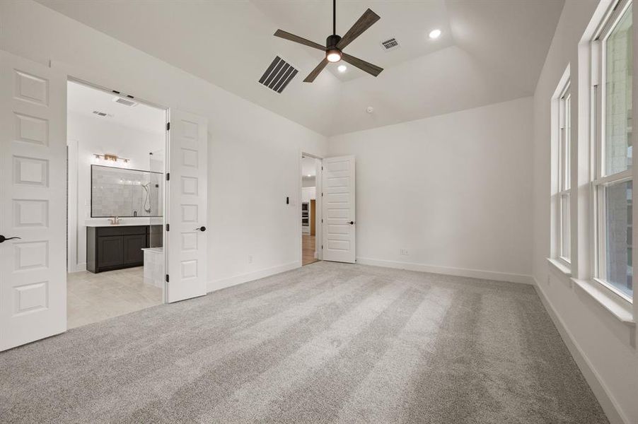 Spacious, unfurnished interior of a new home in Parks of Aledo, Aledo (Image 27). Spacious, unfurnished interior of a new home in Parks of Aledo, Aledo (Image 27).