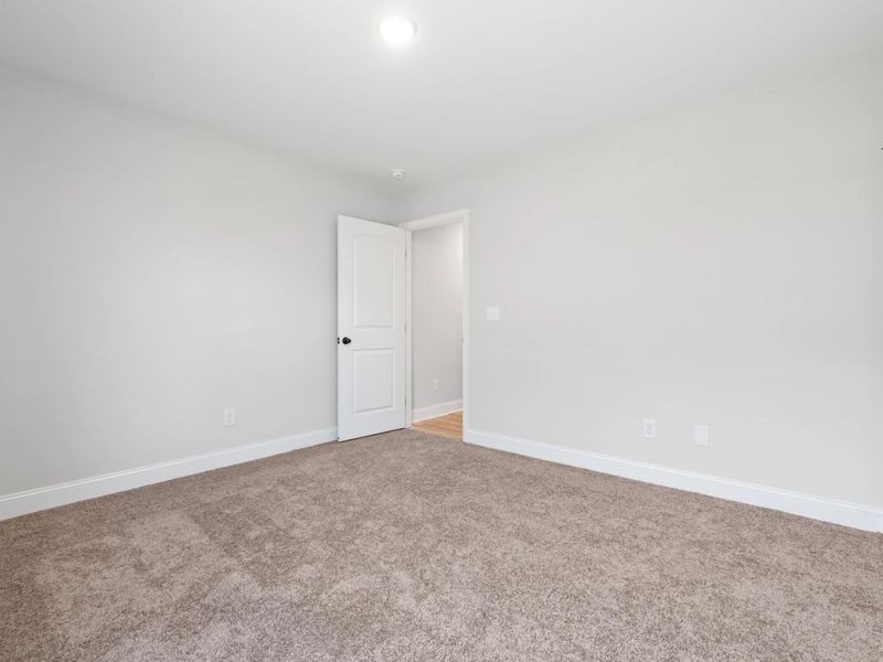 Spacious, unfurnished interior of a new home in Waverly Estates, Josephine (Image 26).