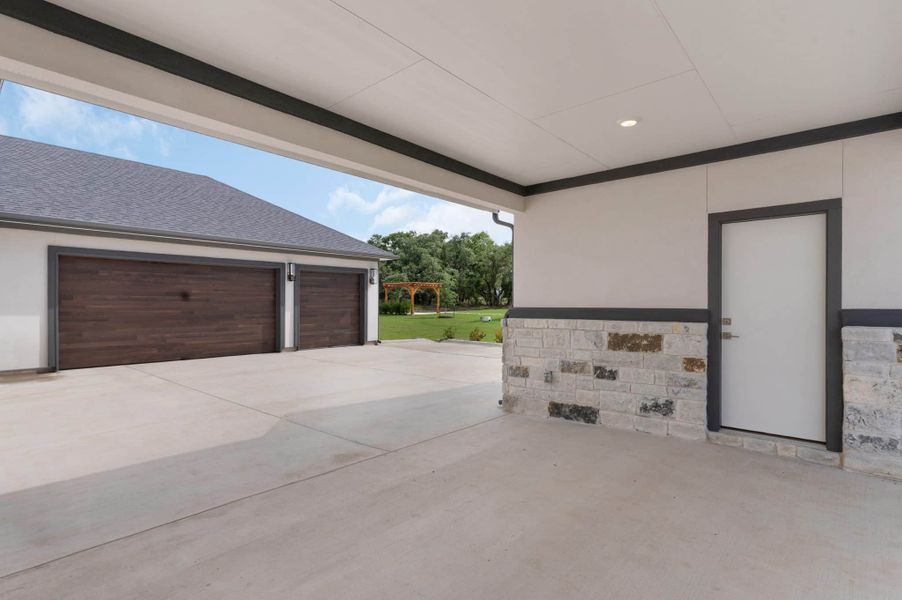 Exterior details and patio area of a home in Feathergrass, Florence (Image 42).