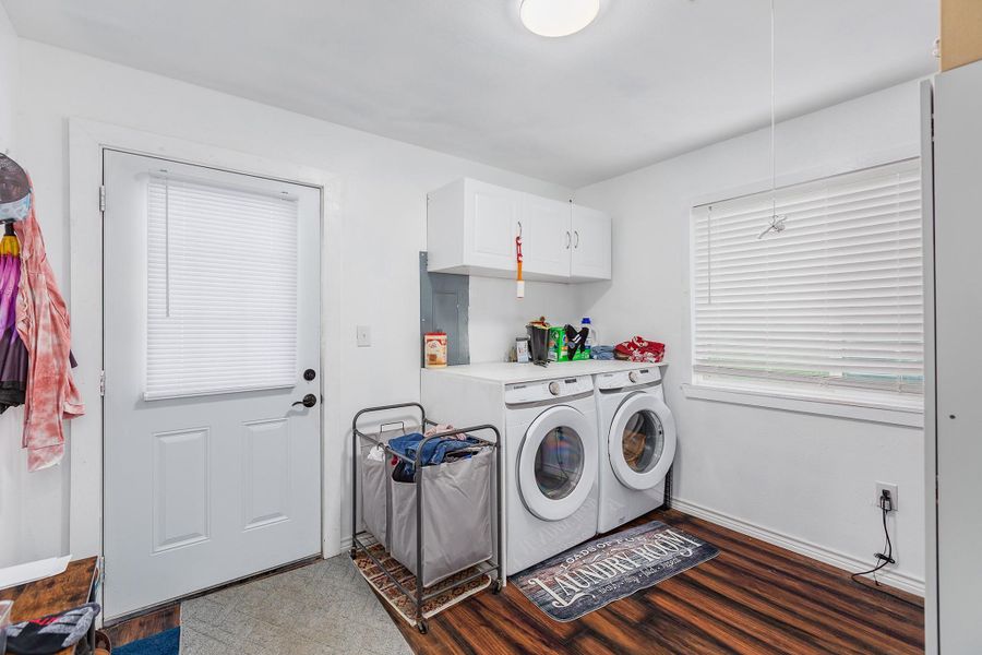Furnished interior view inside a new home in , Lufkin (Image 24).