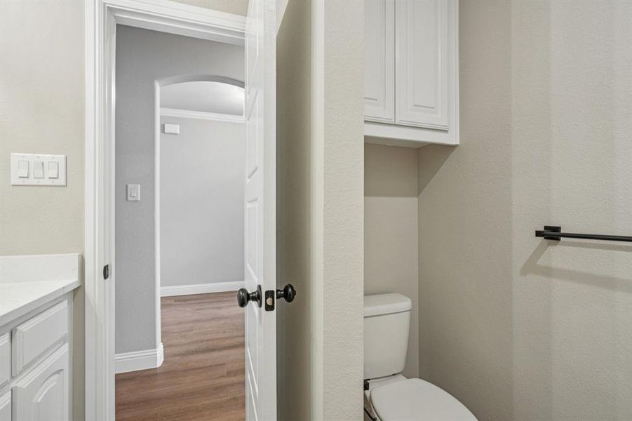 Furnished interior view inside a new home in , Alvarado (Image 15).