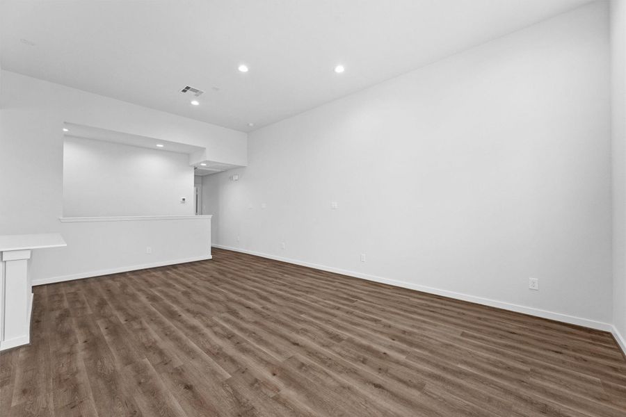 Spacious, unfurnished interior of a new home in Shiloh Reserve, Houston (Image 13). Spacious, unfurnished interior of a new home in Shiloh Reserve, Houston (Image 13).