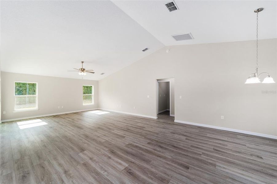 Spacious, unfurnished interior of a new home in , Dunnellon (Image 15).