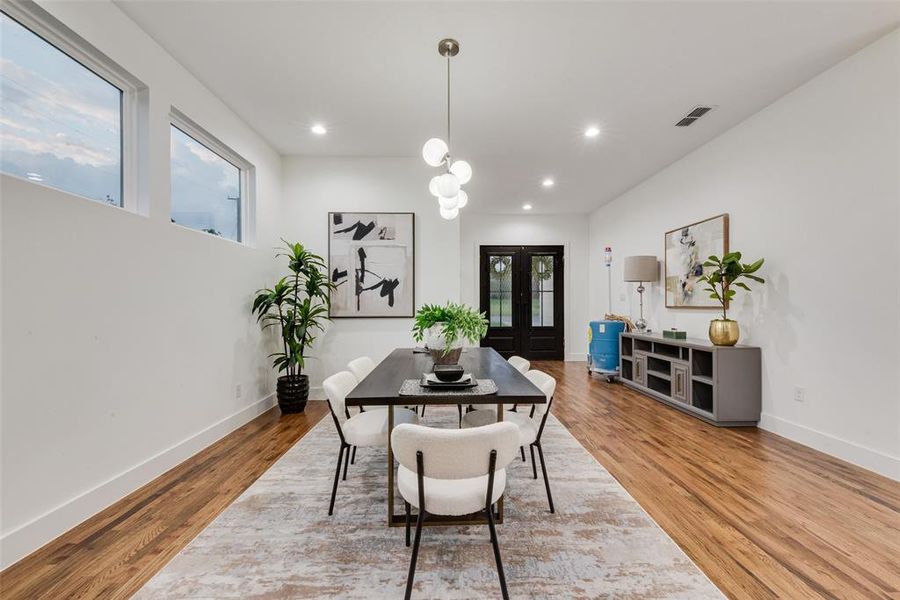Furnished interior view inside a new home in , Dallas (Image 16).