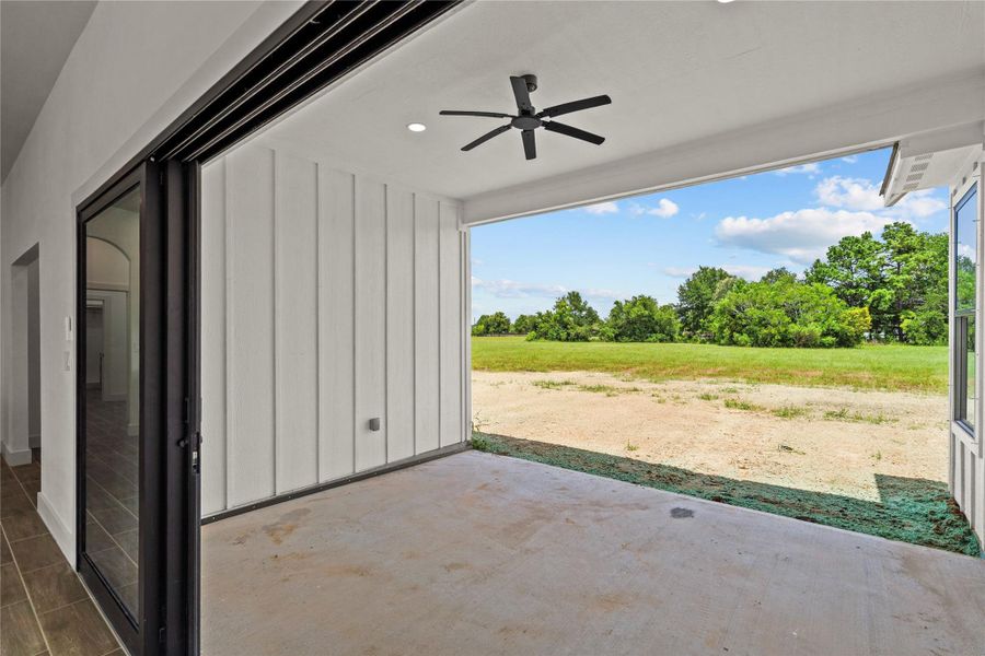 Exterior details and patio area of a home in , Alvin (Image 24).