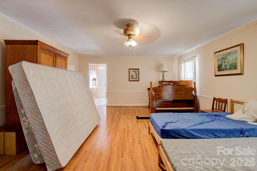 Furnished interior view inside a new home in , Pageland (Image 5).