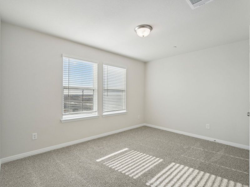 Spacious, unfurnished interior of a new home in Turner's Village, Buda (Image 12).