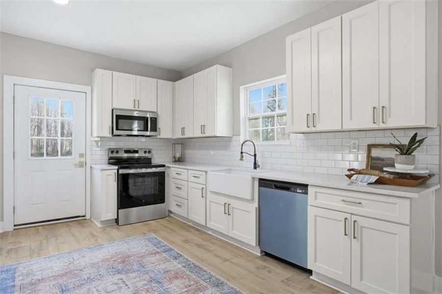 Furnished interior view inside a new home in , Temple (Image 8).