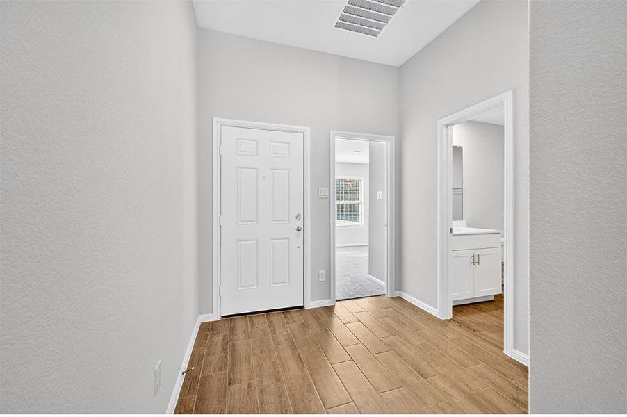Spacious, unfurnished interior of a new home in Forest Park, Princeton (Image 27). Spacious, unfurnished interior of a new home in Forest Park, Princeton (Image 27).