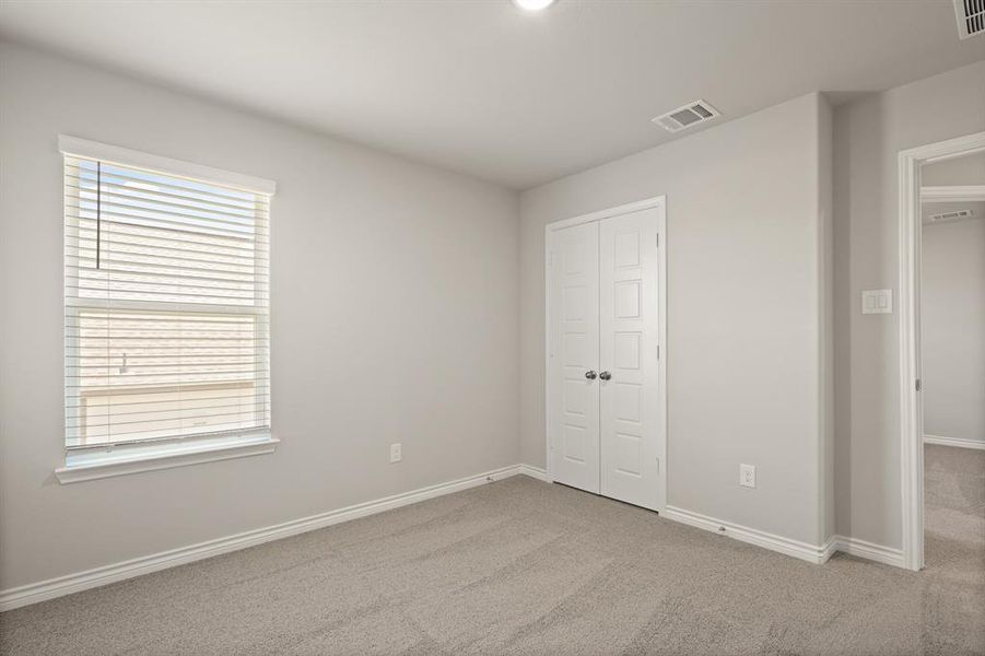 Spacious, unfurnished interior of a new home in Rocky Creek Crossing, Fort Worth (Image 15).