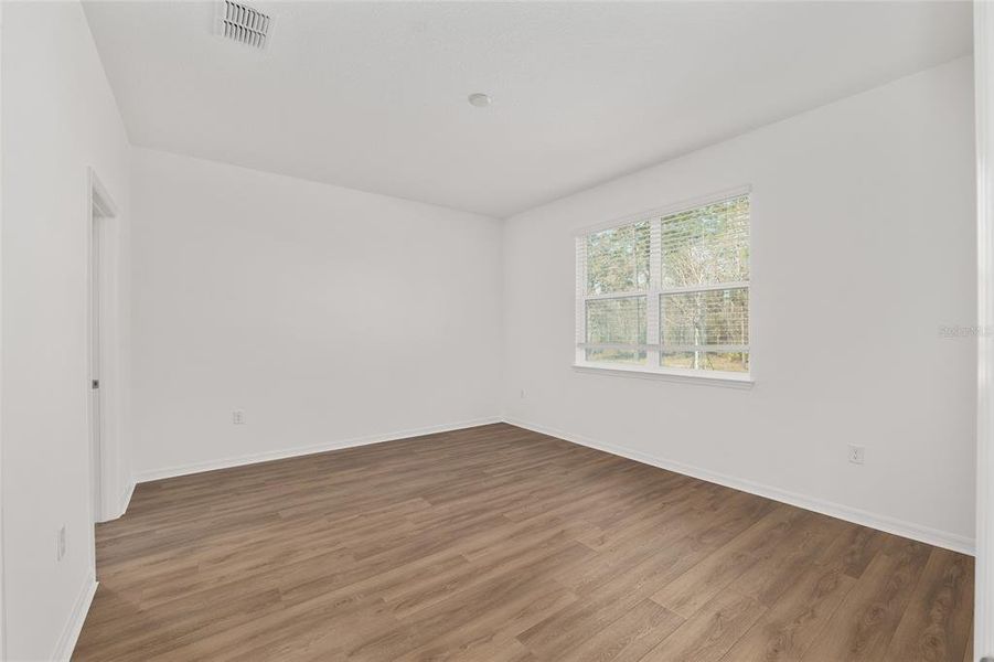 Spacious, unfurnished interior of a new home in , Ocala (Image 35).