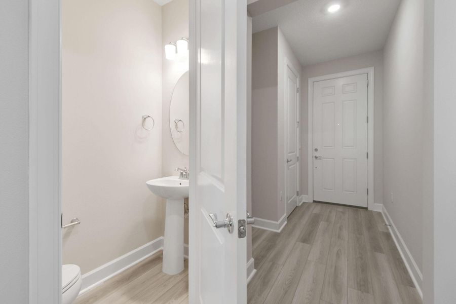 Spacious, unfurnished interior of a new home in Camellia, Stuart (Image 14).