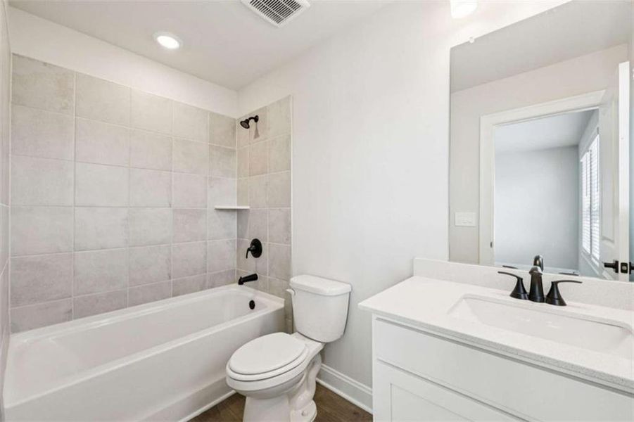 Furnished interior view inside a new home in River Pointe, Monroe (Image 14).