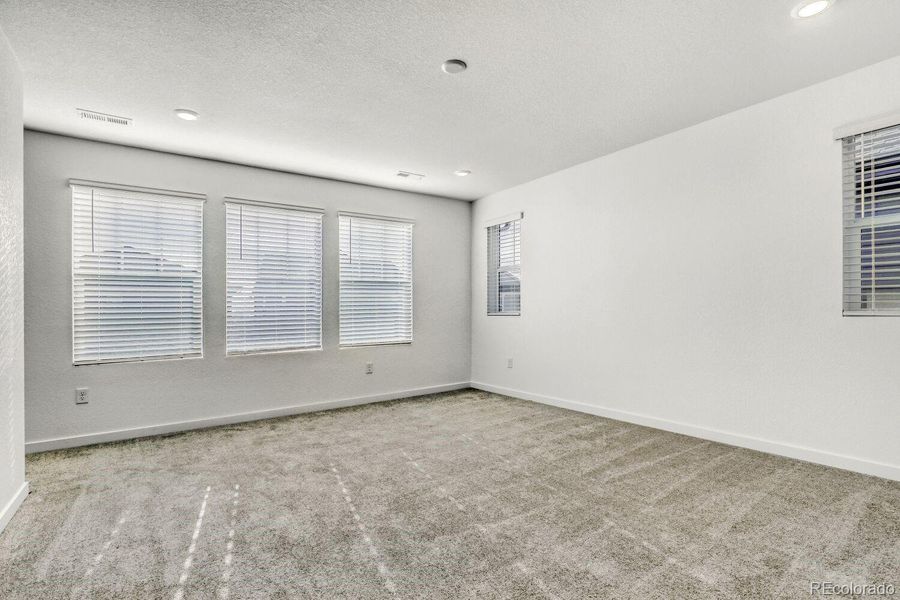 Spacious, unfurnished interior of a new home in Parterre, Thornton (Image 10). Spacious, unfurnished interior of a new home in Parterre, Thornton (Image 10).