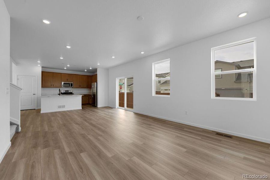 1177 Prospect Aly ~ Ready Now