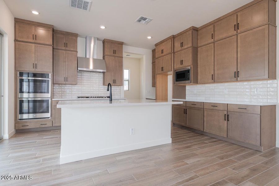 Tri Pointe Waterston Central 282 - Kitch