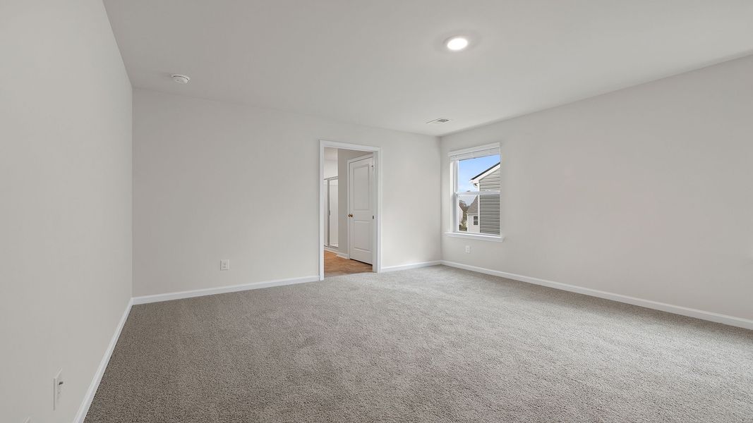 Spacious, unfurnished interior of a new home in Cloverdale Hills, Piedmont (Image 26).