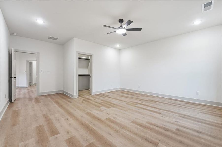 Spacious, unfurnished interior of a new home in , Athens (Image 17). Spacious, unfurnished interior of a new home in , Athens (Image 17).