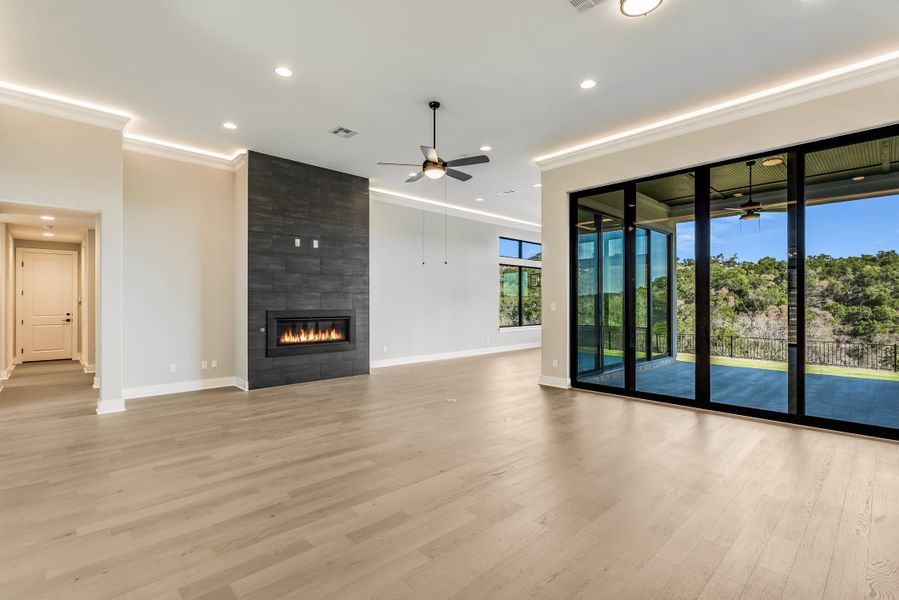 Representative unfurnished interior of a home built from the Coronado I by Giddens Homes in Clearwater Ranch, Liberty Hill (Image 122).