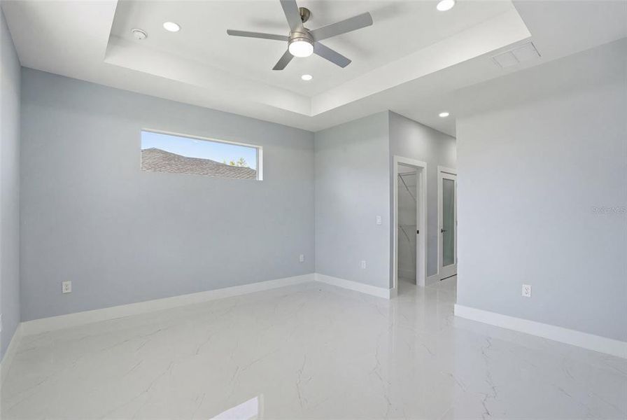 Spacious, unfurnished interior of a new home in , Lehigh Acres (Image 19).