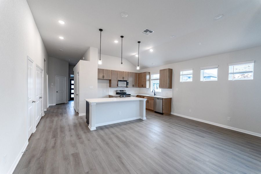 Furnished interior view inside a new home in Homestead, Schertz (Image 3).