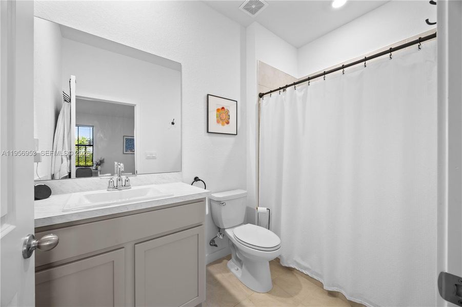 Furnished interior view inside a new home in , Pompano Beach (Image 6).