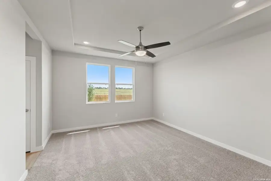 Spacious, unfurnished interior of a new home in Park Place, New Braunfels (Image 10).