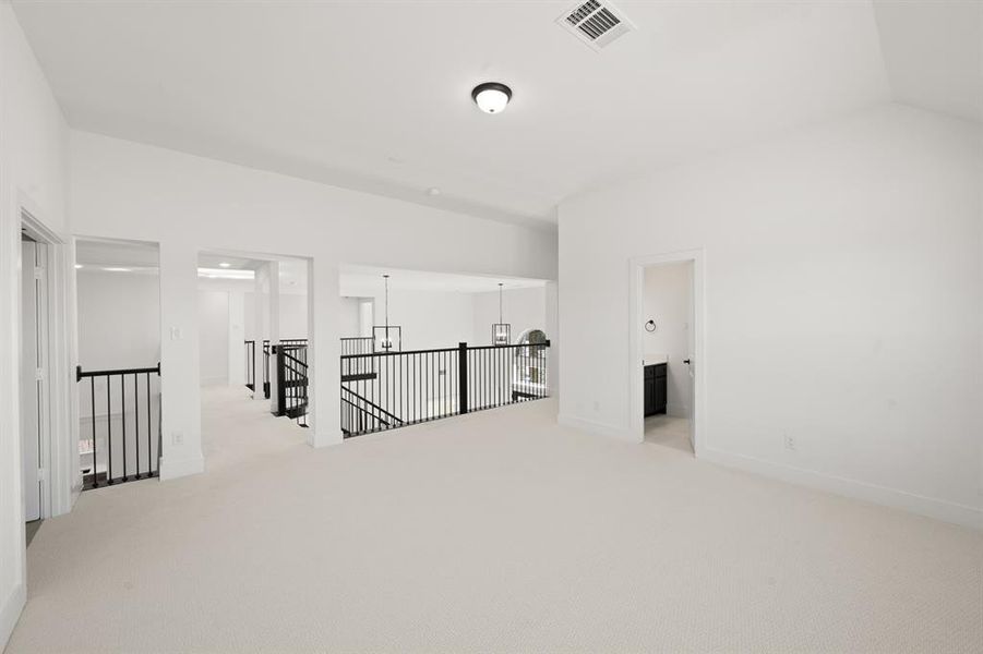 Spacious, unfurnished interior of a new home in High Country, Burleson (Image 19).